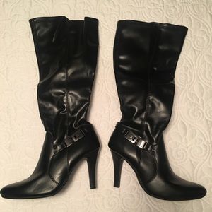 Black heeled boots!